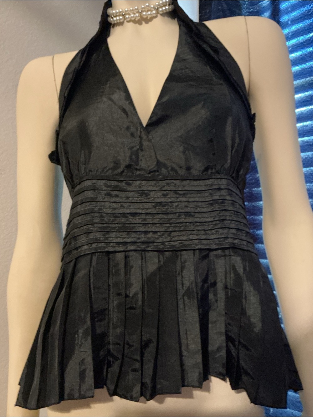Women’s Black Backless Halter Pleated Dress